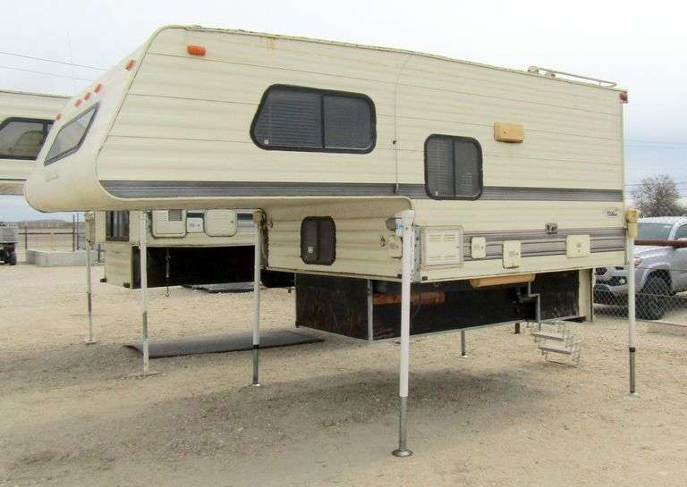 M-319 1993 Northland Polar 8'6" Cabover Camper