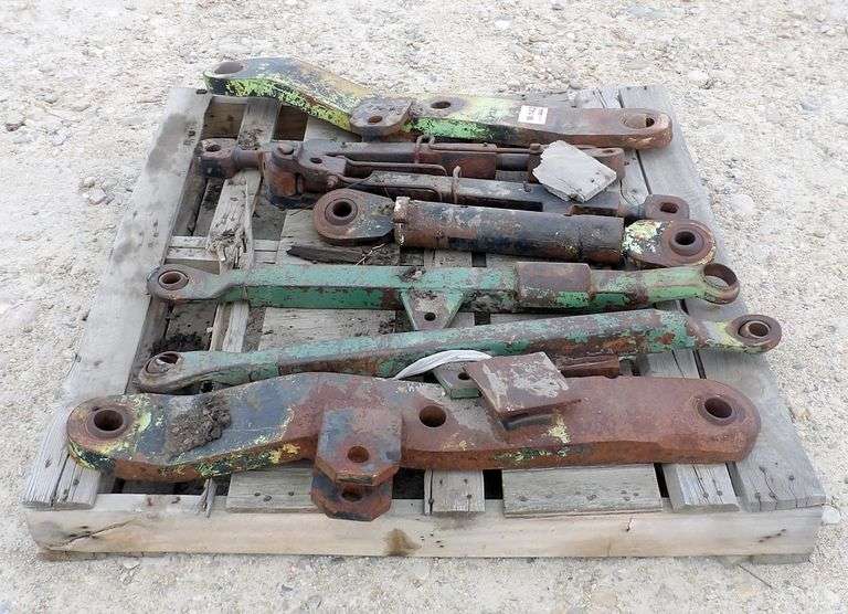 M-142  Lift Arms + Top Links