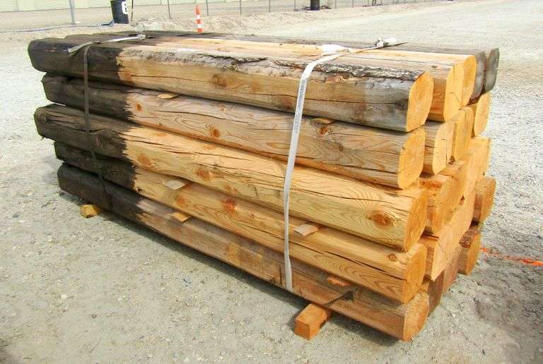 M-171  Wooden Fence Posts (25)