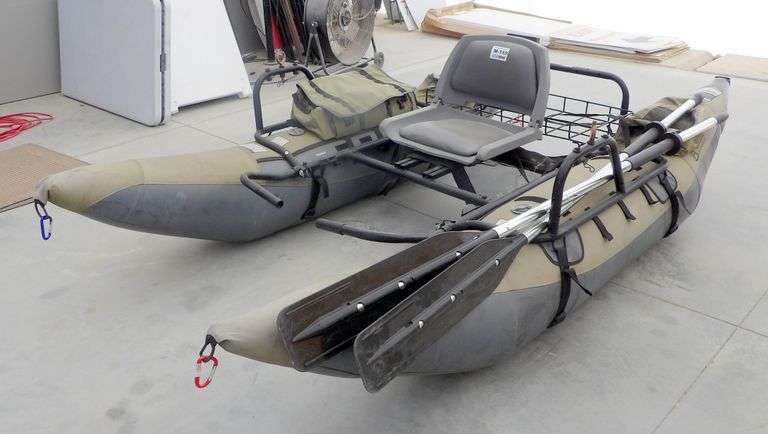 M-110  Classic Accessories Colorado XT Pontoon