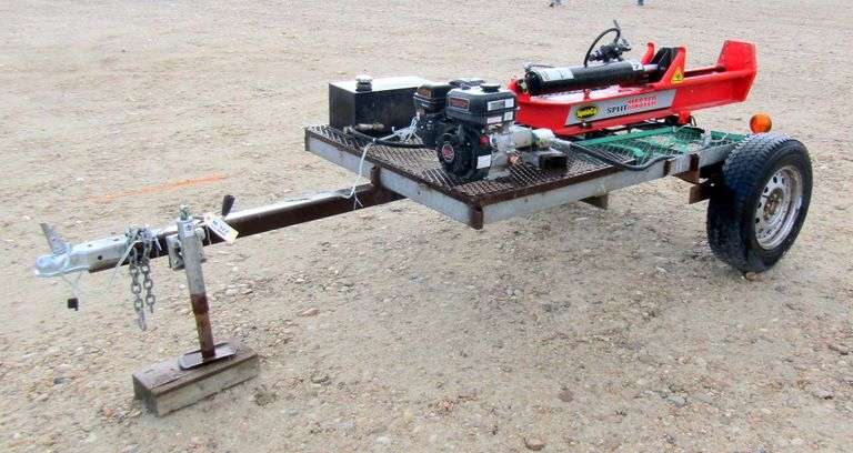 M-322  SpeeCo Split Master Log Splitter on Tailer
