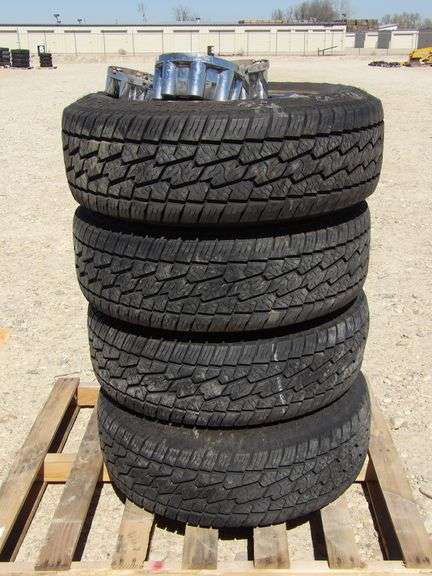 M-279 Tires & Wheels (4)