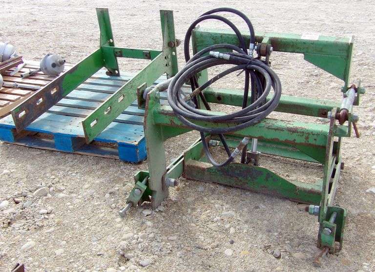 B-1105  John Deere Front Mounts