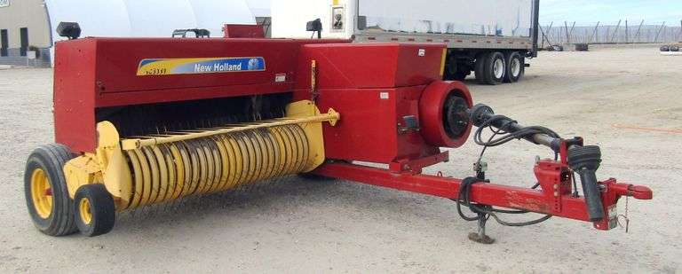 M-119  New Holland BC5080 Baler