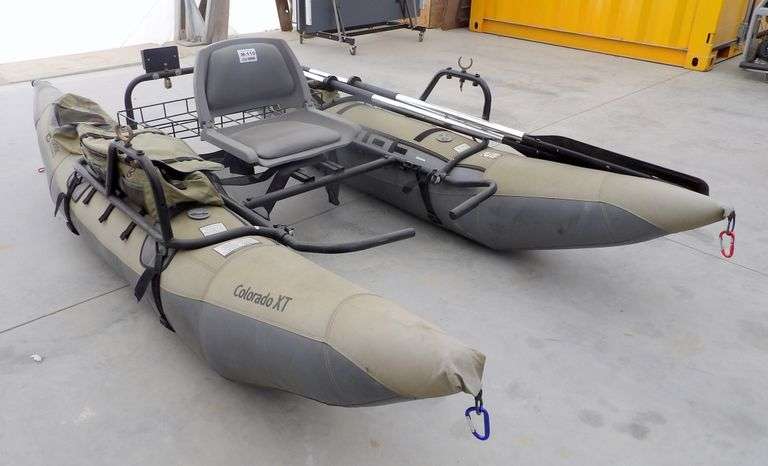 M-110  Classic Accessories Colorado XT Pontoon
