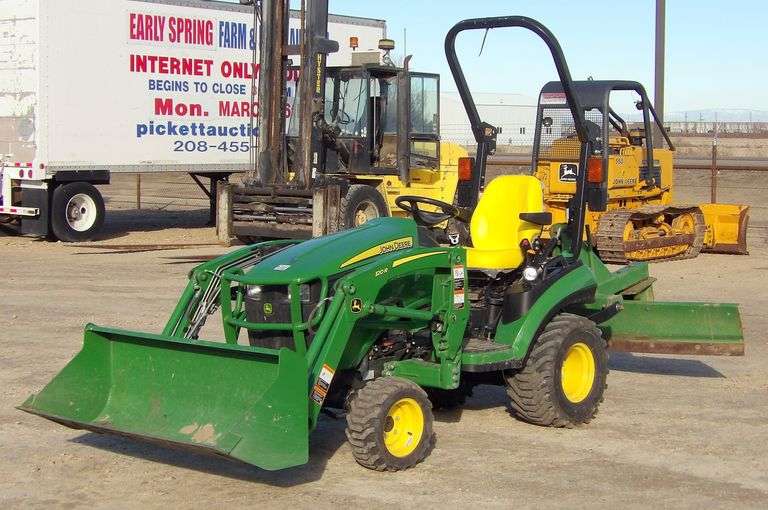 B-1223 John Deere 1025R Tractor W/Loader & Blade