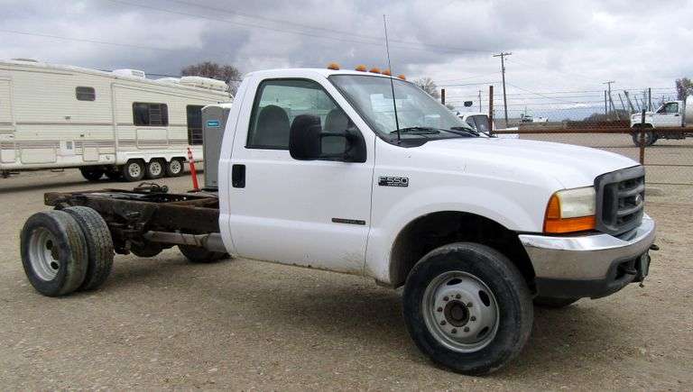 B-1234  2000 Ford F-550 Cab & Chassis 4WD Pickup