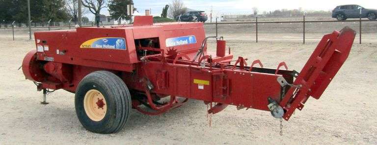 M-119  New Holland BC5080 Baler