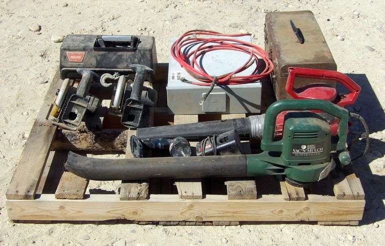 M-299  Leaf Blowers + Tool Boxes + Supplies