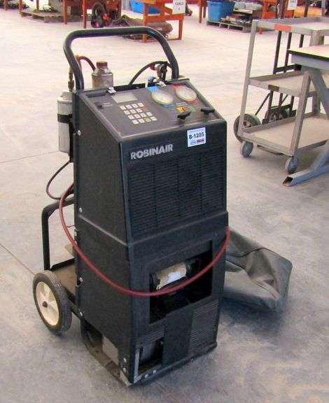 B-1205  Robinair Refrigerant Machine