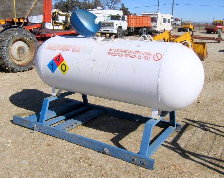 B-1208 Propane Tank on Stand