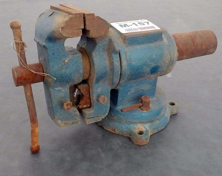 M-157  Bench Vise 5"