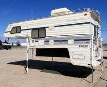 M-105  1990 Lance Pickup Camper