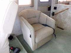 M-130 1996 Airstream Cutter Motor Coach