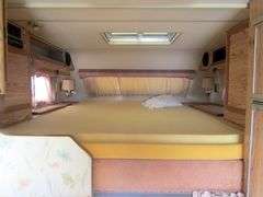 M-105  1990 Lance Pickup Camper