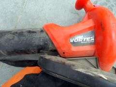 B-1341 Black & Decker Leaf Blower/Vac