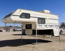 M-105  1990 Lance Pickup Camper