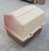 B-1241  Petmate Dog House