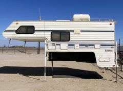 M-105  1990 Lance Pickup Camper