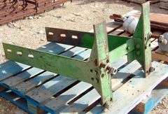 B-1105  John Deere Front Mounts