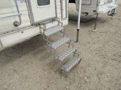 M-319 1993 Northland Polar 8'6" Cabover Camper