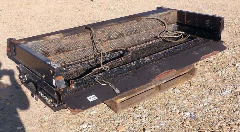 M-445  Lift Gate
