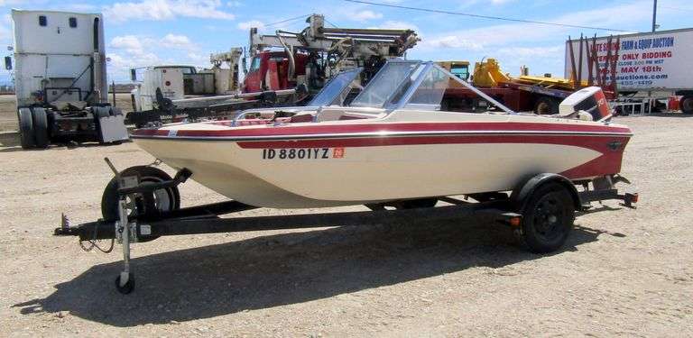 M-1170  1976 Glastron 14' Tri-Hull Model T-166 Boat