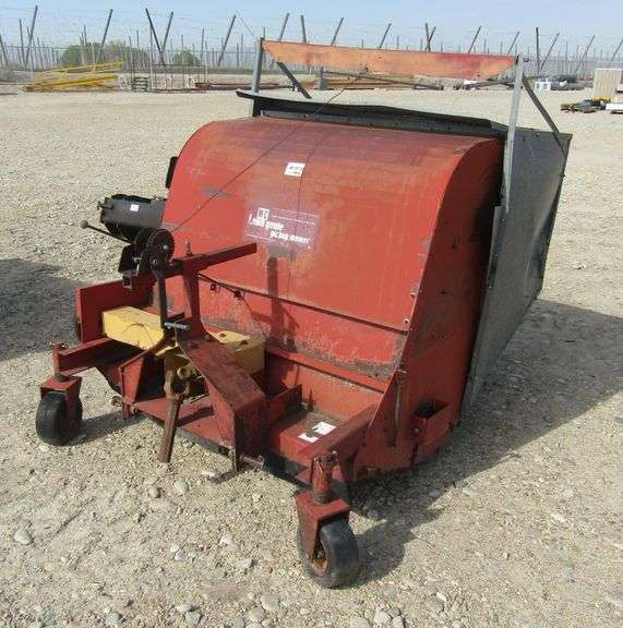 M-972  3-Point Lawn Genie Pickup Mower