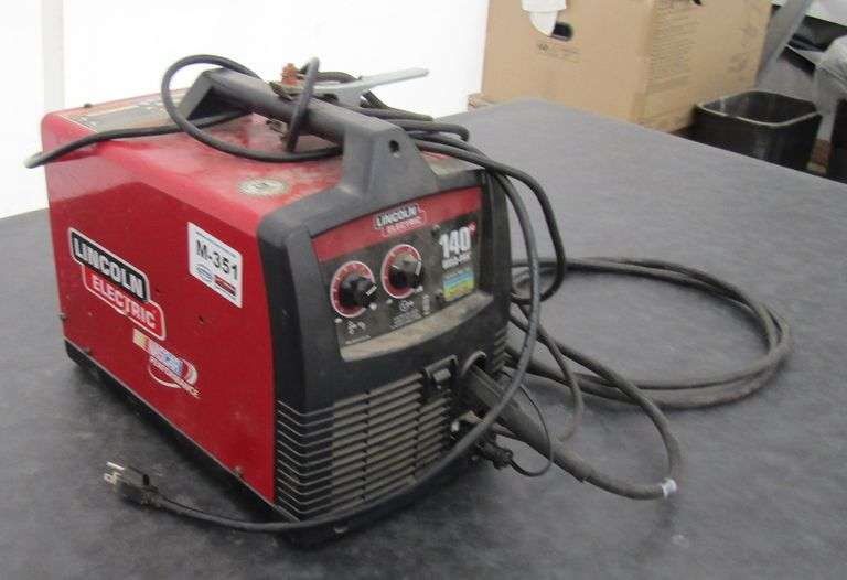 M-351  Lincoln 140HD Weld-Pak Welder