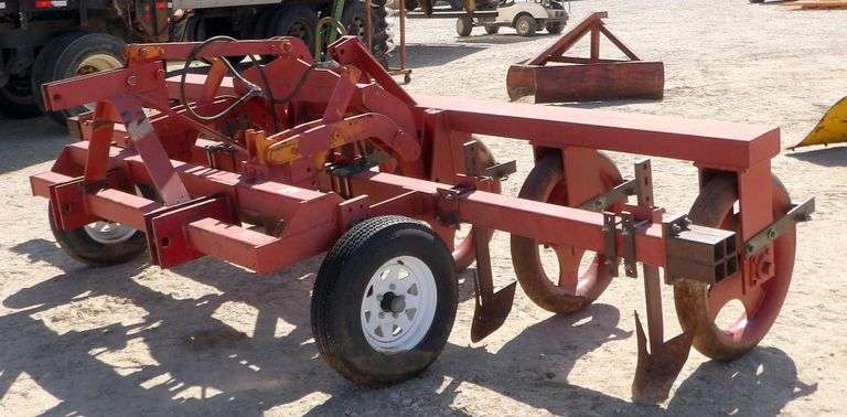 M-1326  3-Point 6 Row Hydraulic Corrugator
