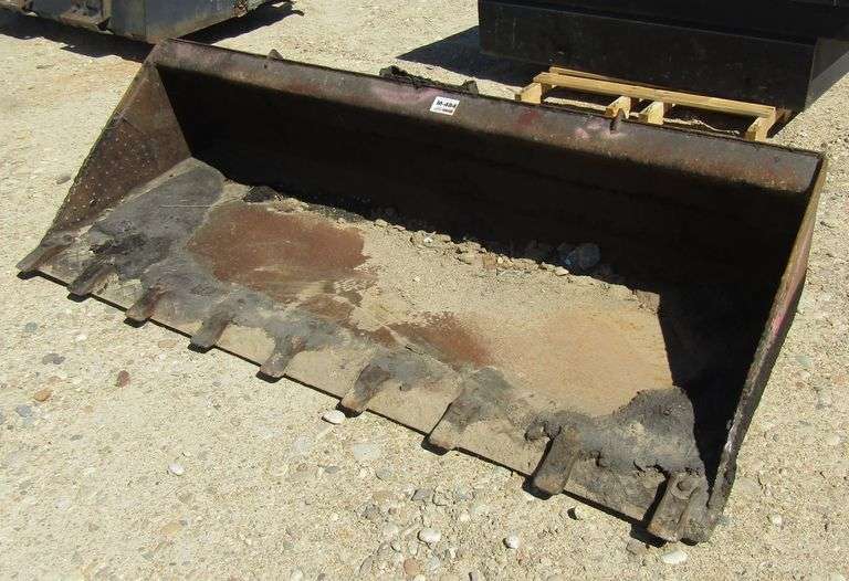 M-484  Skid Steer Bucket