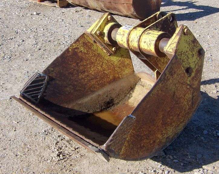 M-382  Backhoe Bucket