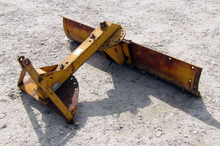 M-1334  3-Point Blade