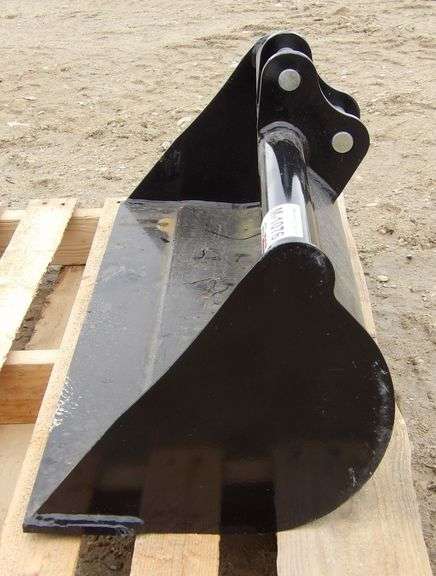 M-1076 31" Mini Excavator Cleanup Bucket