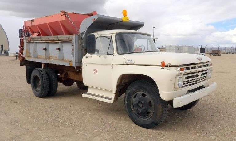 M-874 1966 Ford F600 Dump Truck