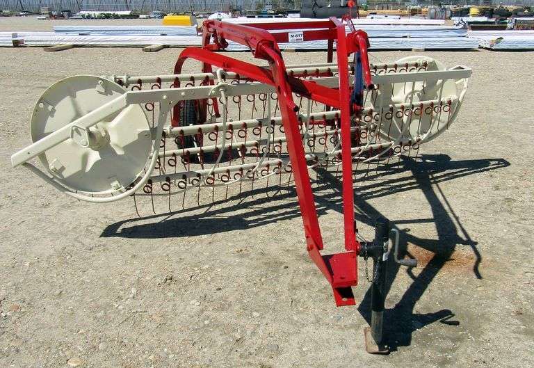 M-817 International Side Delivery Hay Rake