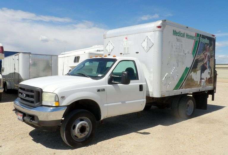 M-1271 2003 Ford F-550 Box Truck