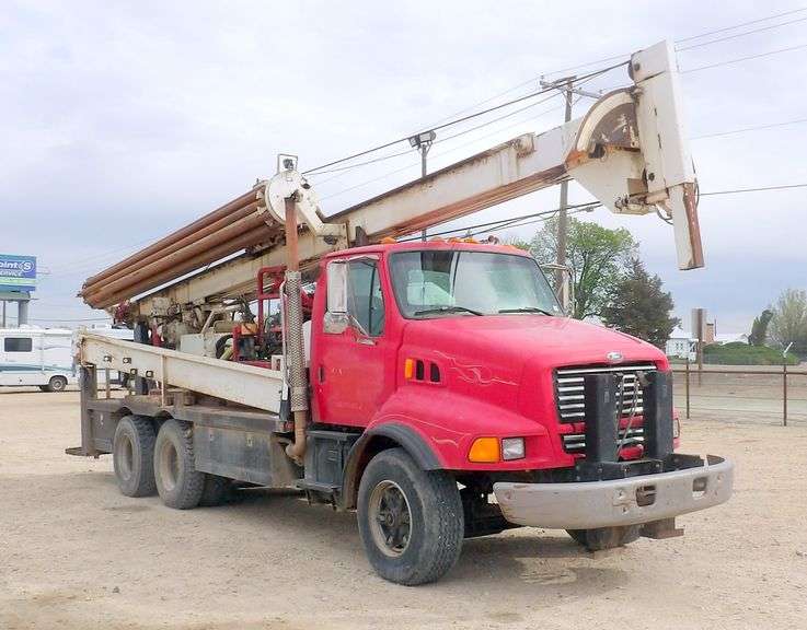 M-700 1998 Ford Louisville Truck W/Simco 7000 Well Drilling Rig