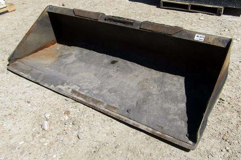 M-477  Skid Steer Bucket