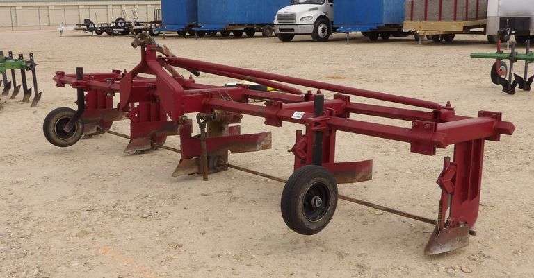 M-726 Cultivator