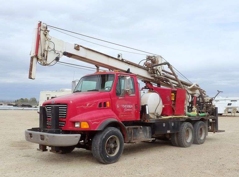 M-700 1998 Ford Louisville Truck W/Simco 7000 Well Drilling Rig