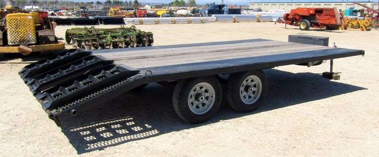 M-1262 2010 SPCN Flatbed Trailer