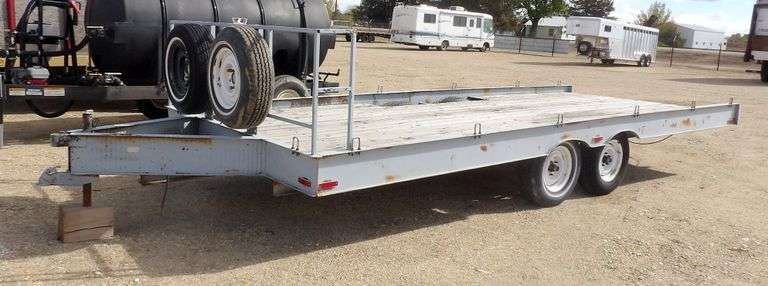 M-869  1990 Flatbed Trailer