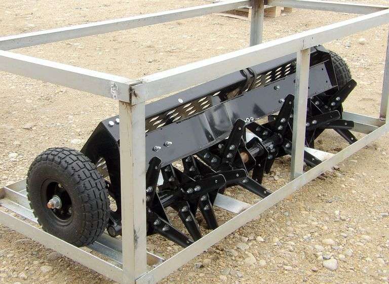 M-1070  Lawn Aerator