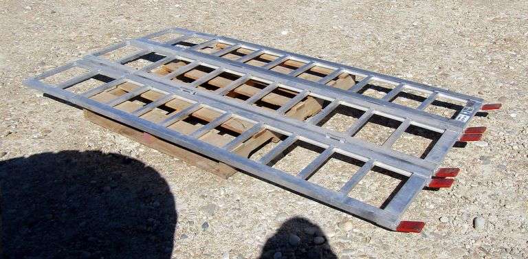 M-428  Tri - Folding Ramps