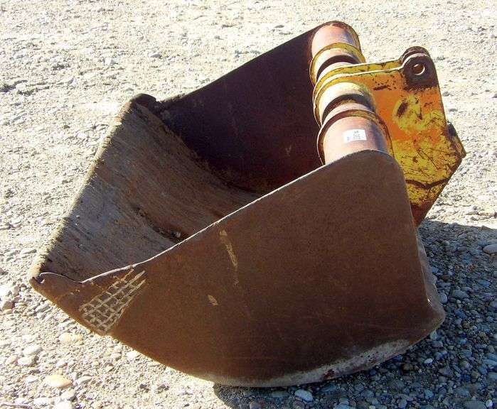 M-383  Backhoe Bucket