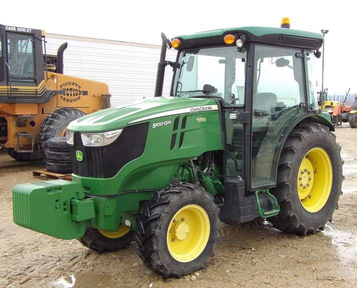 M-758 John Deere 5100GN Tractor