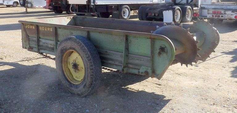 M-1059  John Deere 33 Compost Spreader