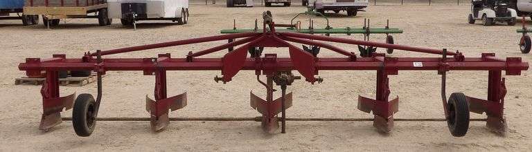 M-726 Cultivator