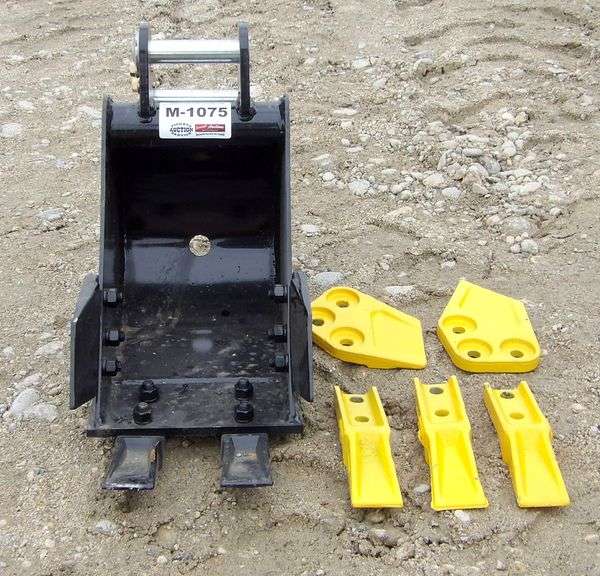 M-1075  8" Mini Excavator Dig Bucket